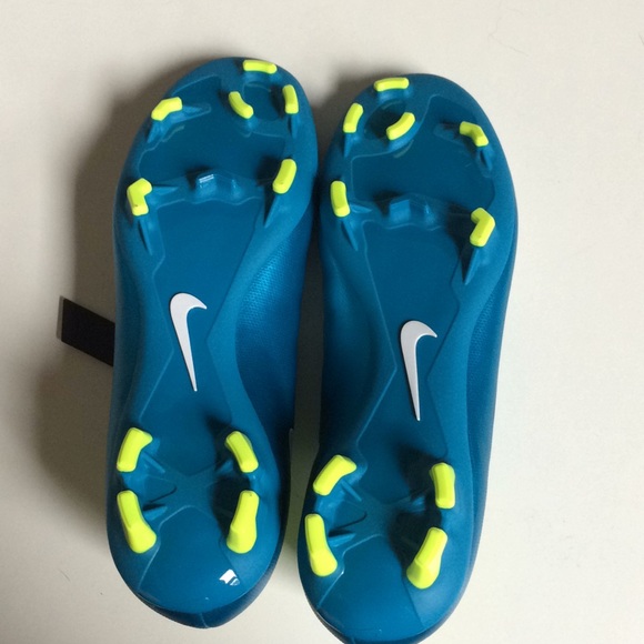 Nike Mercurial Victory V FG Women’s Soccer Cleats - Picture 6 of 8